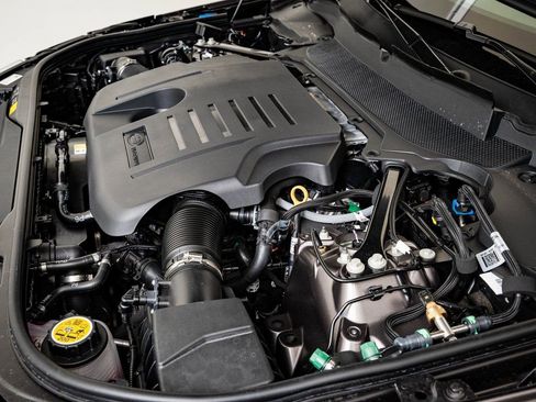 New 2026 Land Rover Discovery Limited Edition image 36