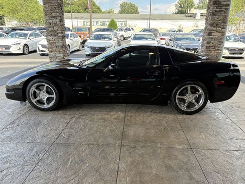 Used 2002 Chevrolet Corvette Coupe w/ Preferred Equipment Group2 RWD image 9