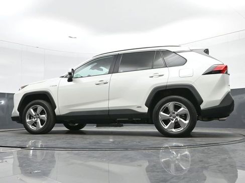 Used 2021 Toyota RAV4 XLE Premium AWD/4WD image 15