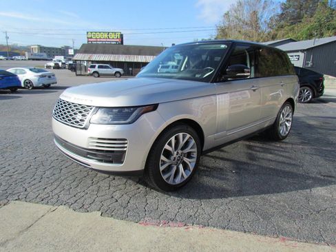 Used 2018 Land Rover Range Rover Supercharged image 3
