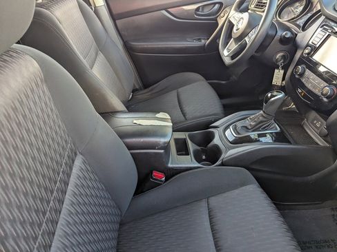 Used 2020 Nissan Rogue S image 12