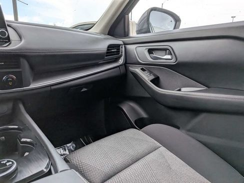Used 2025 Nissan Rogue SV AWD/4WD image 18