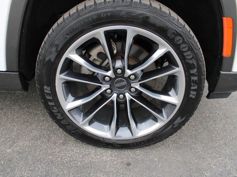 Used 2022 Jeep Wagoneer Series III w/ Premium Group I image 19