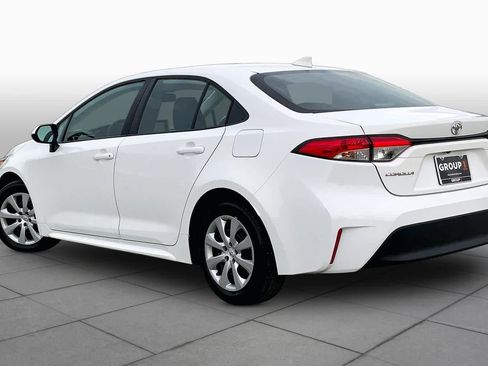 Used 2025 Toyota Corolla LE FWD image 12