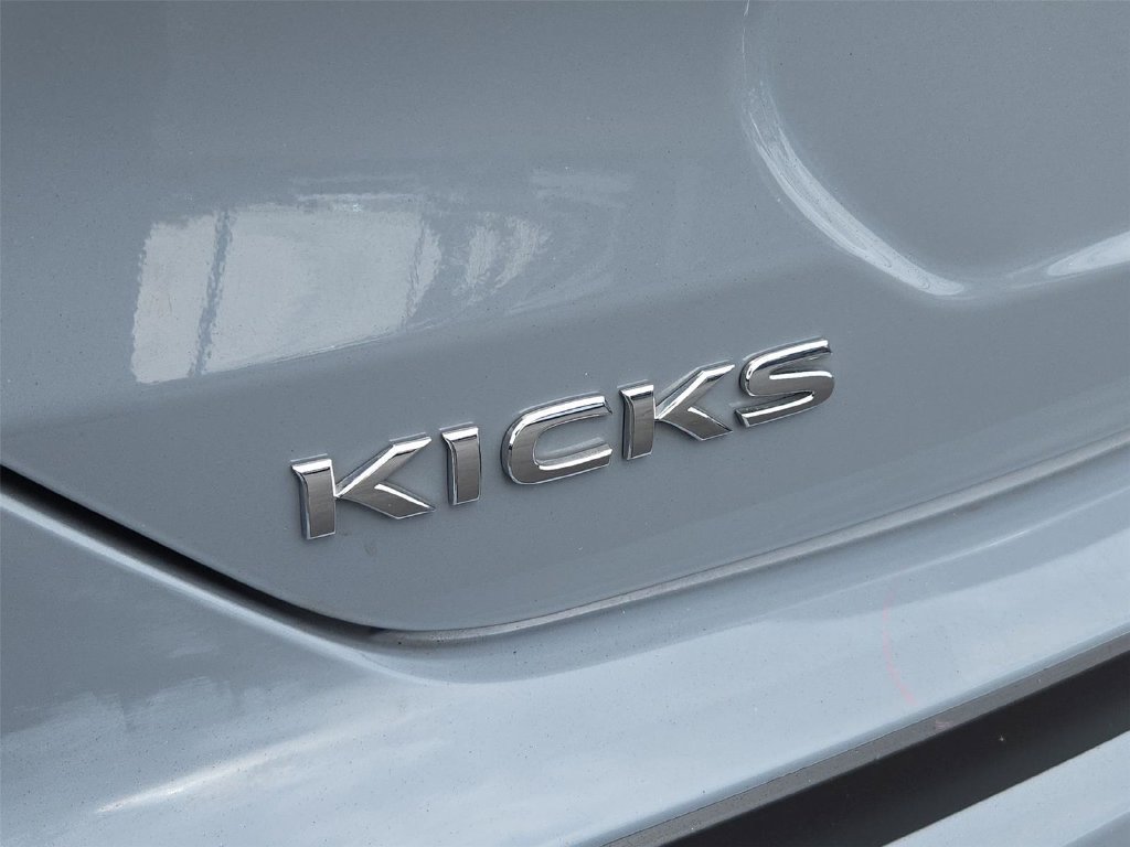 Used 2021 Nissan Kicks SV FWD image 21