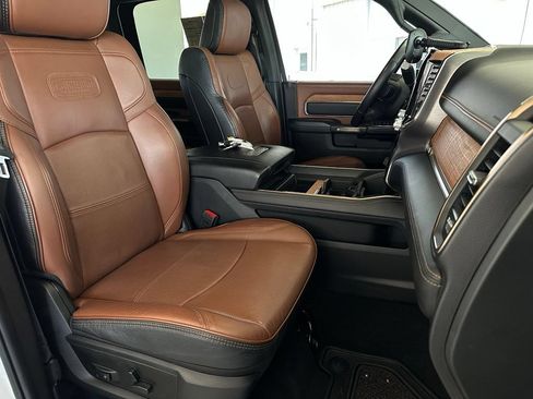 Used 2023 RAM 2500 Limited AWD/4WD image 17
