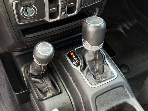 Used 2023 Jeep Wrangler Unlimited Sahara AWD/4WD image 24
