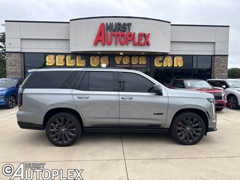 Used 2025 Cadillac Escalade V AWD/4WD image 1