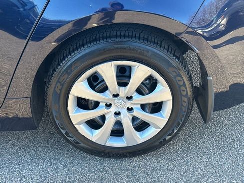 Used 2022 Toyota Corolla LE image 40