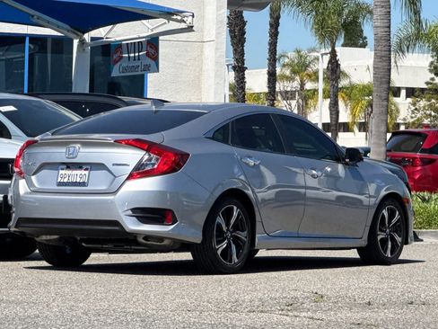 Used 2018 Honda Civic Touring image 8