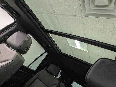 Used 2021 GMC Yukon Denali w/ Denali Premium Package image 20