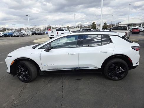 Used 2024 Chevrolet Equinox EV RS image 20