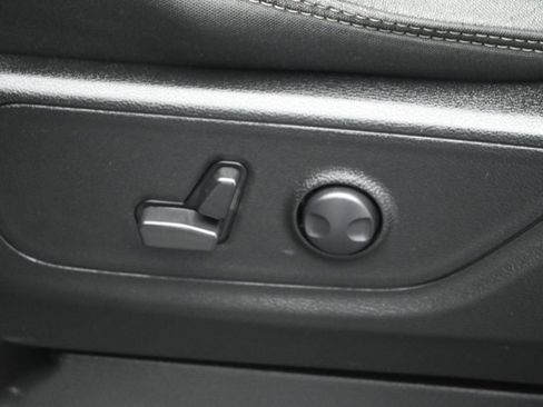 Used 2024 RAM 1500 Big Horn RWD image 9