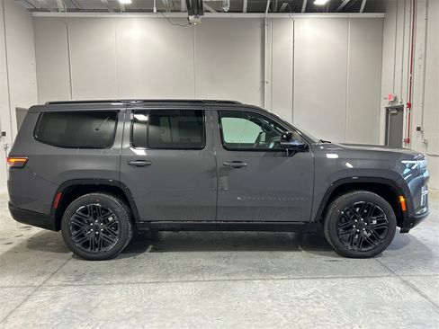 New 2026 Jeep Grand Wagoneer Limited image 5