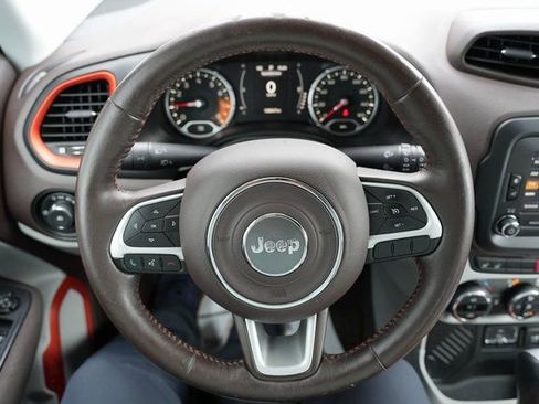 Used 2016 Jeep Renegade Latitude image 27