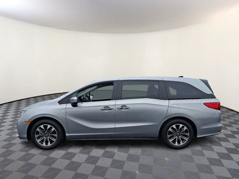 Used 2023 Honda Odyssey EX-L image 4