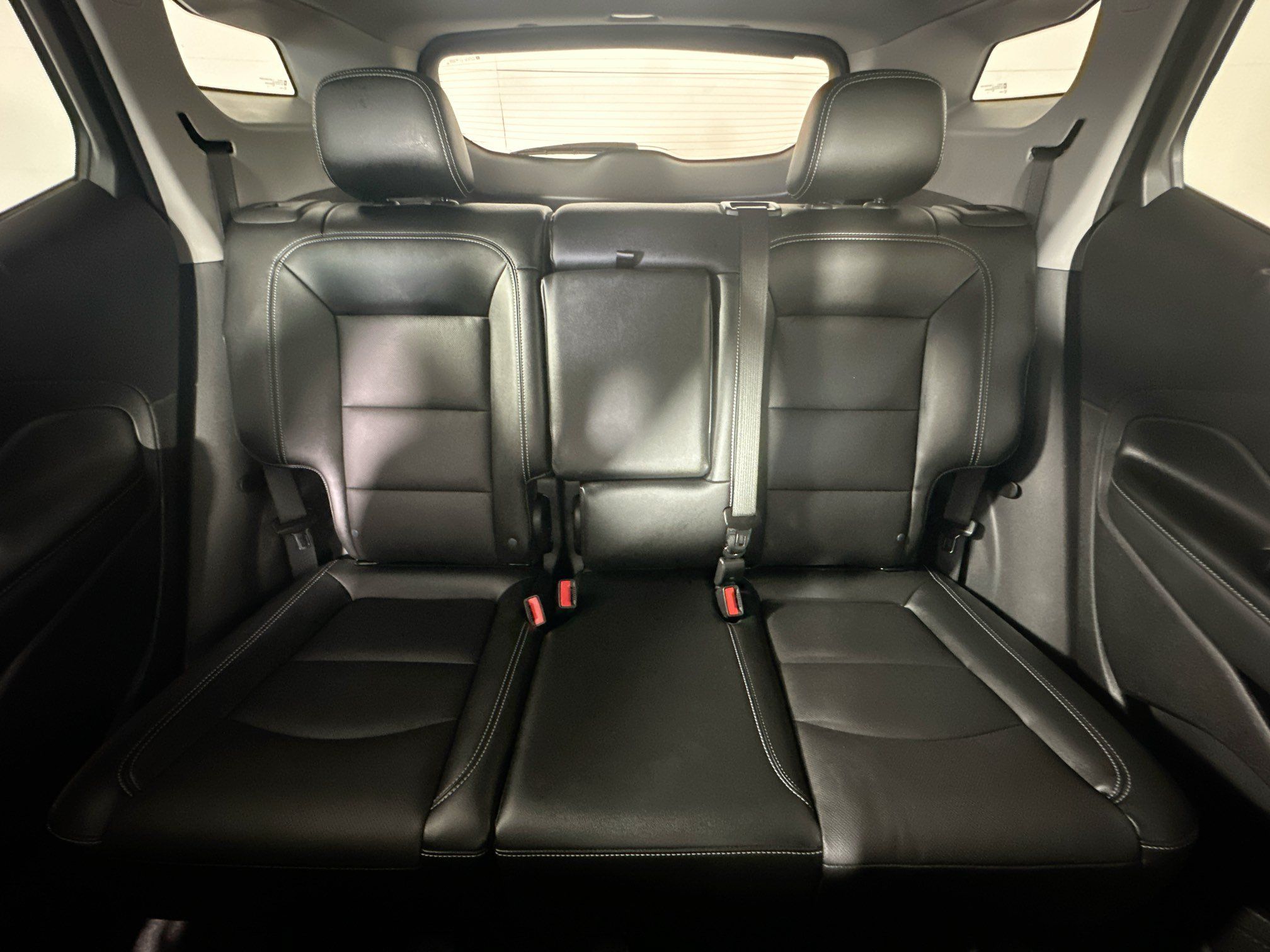 Used 2024 GMC Terrain SLT AWD/4WD image 30