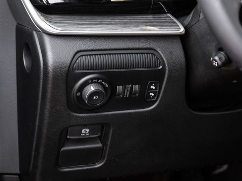 Used 2022 Jeep Wagoneer Series II w/ Premium Group I AWD/4WD image 41