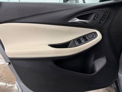 Used 2024 Buick Encore GX Avenir image 22