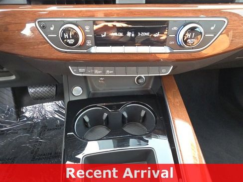 Used 2023 Audi A4 2.0T Premium image 24