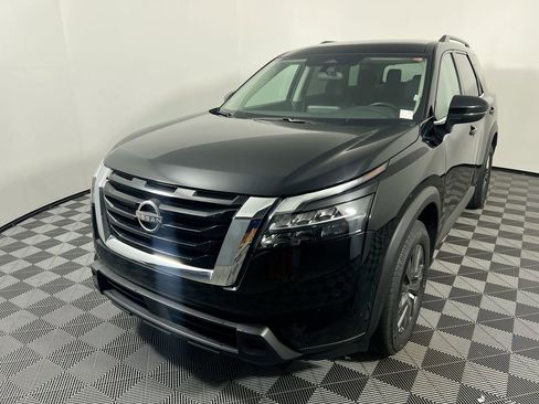 Used 2024 Nissan Pathfinder SV AWD/4WD image 7