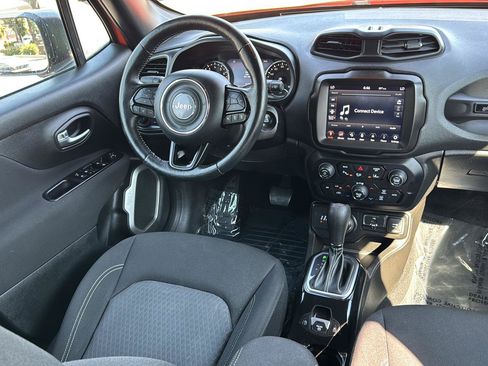 Used 2021 Jeep Renegade Latitude w/ Luxury Group II AWD/4WD image 21