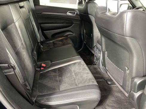 Used 2018 Jeep Grand Cherokee Altitude AWD/4WD image 12