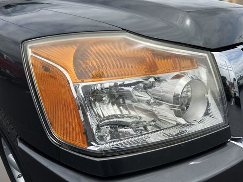 Used 2010 Nissan Titan SE w/ SE Value Truck Pkg RWD image 10