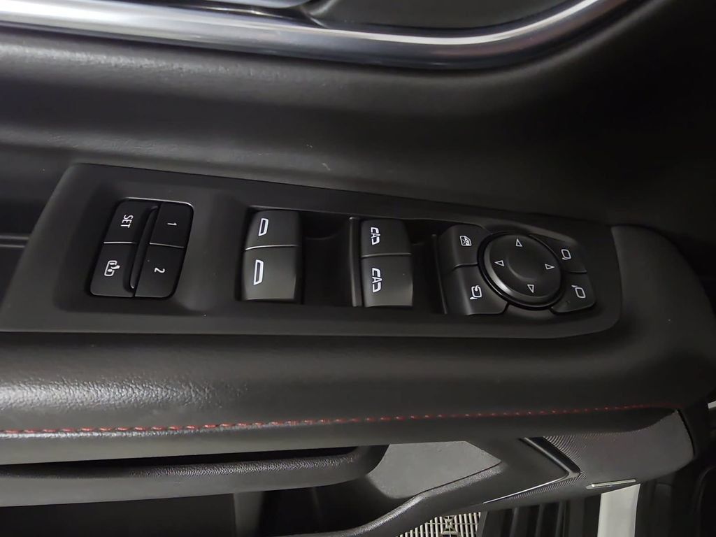 Used 2023 Chevrolet Suburban RST w/ Luxury Package AWD/4WD image 24