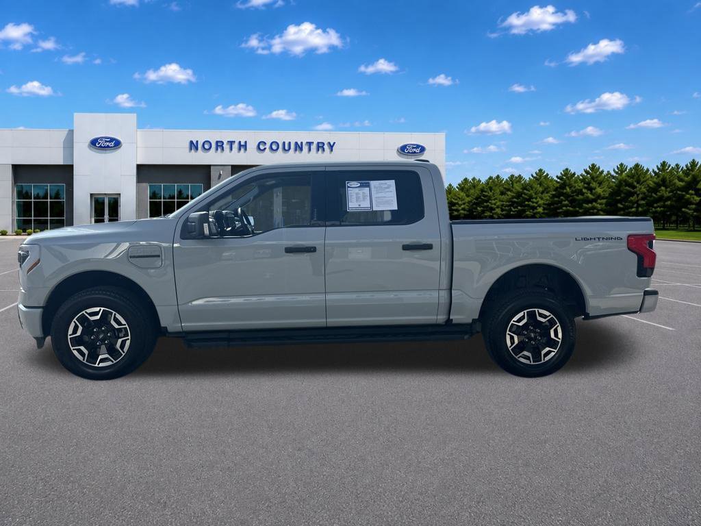Used 2023 Ford F150 Lightning XLT AWD/4WD image 11