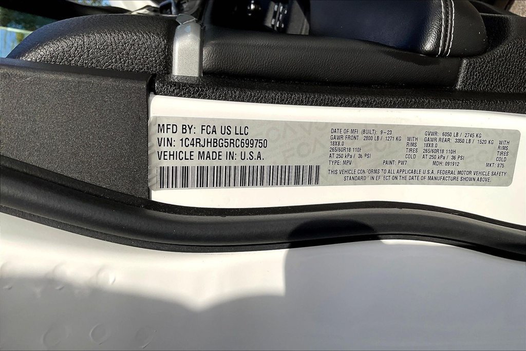 Used 2024 Jeep Grand Cherokee Limited w/ Luxury Tech Group II AWD/4WD image 19