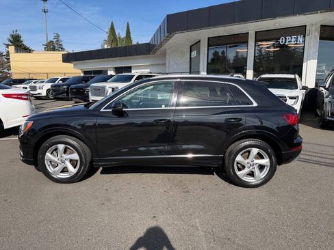 Used 2020 Audi Q3 2.0T Premium AWD/4WD image 2