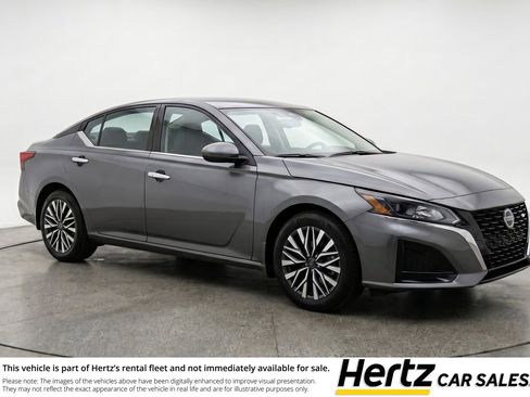 Used 2025 Nissan Altima 2.5 SV FWD image 1
