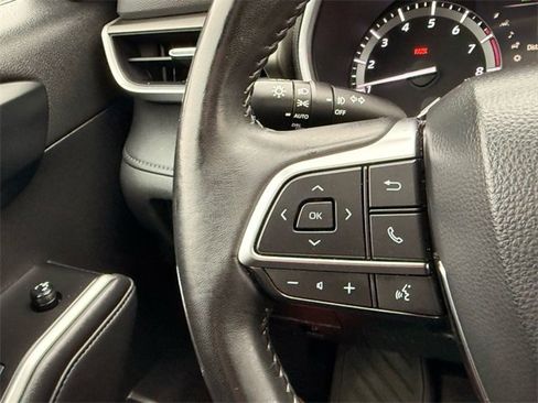 Used 2021 Toyota Highlander XLE image 13