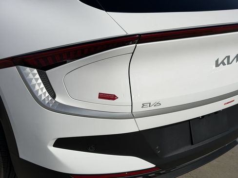 New 2026 Kia EV6 Light RWD image 10