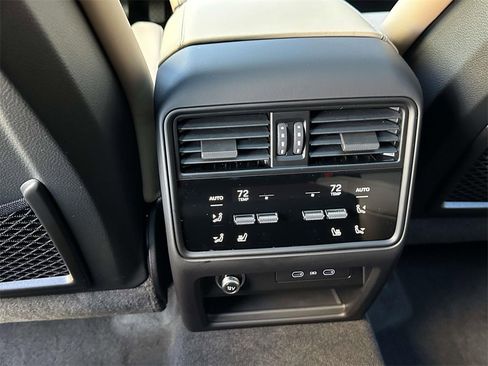 New 2026 Porsche Cayenne image 13