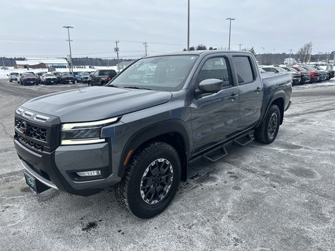 Used 2025 Nissan Frontier PRO-4X w/ Pro Premium Package image 3