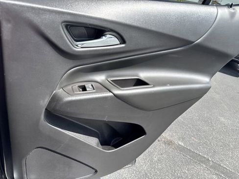 Used 2022 Chevrolet Equinox LT FWD image 13
