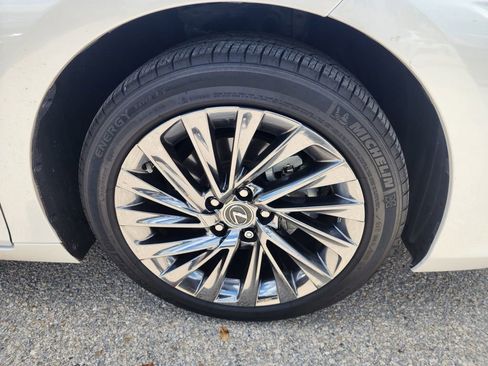 Certified 2024 Lexus ES 350 F Sport w/ Technology Package FWD image 10