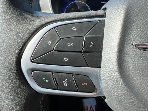 Certified 2023 Chrysler Pacifica Touring-L FWD image 21