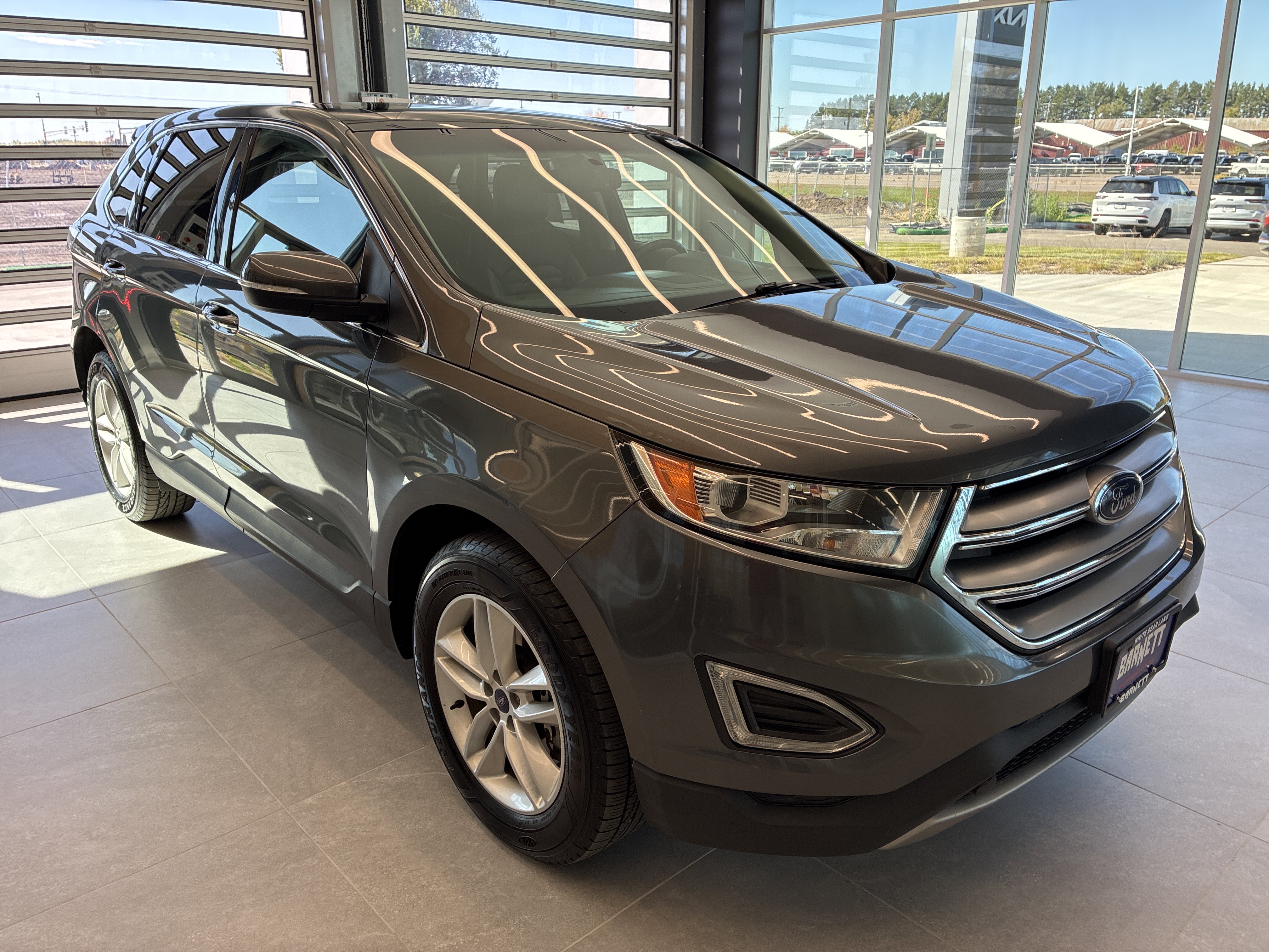 Used 2015 Ford Edge SEL w/ Equipment Group 201A AWD/4WD image 2