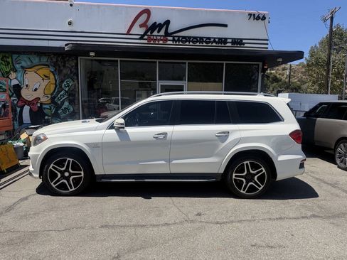 Used 2014 Mercedes-Benz GL 550 4MATIC image 3