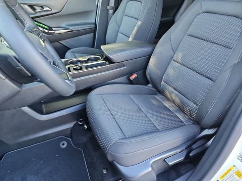 New 2026 Chevrolet Equinox LT AWD/4WD image 19