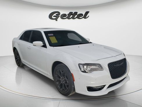 Used 2022 Chrysler 300 Touring L w/ Popular Equipment Group AWD/4WD image 3