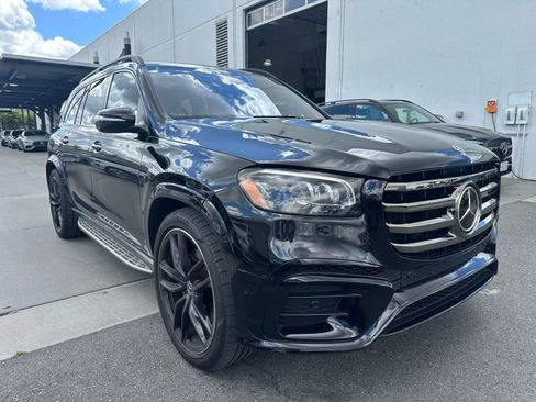 Used 2024 Mercedes-Benz GLS 580 4MATIC image 7