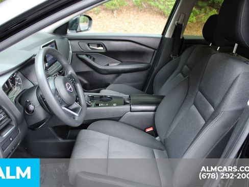 Used 2024 Nissan Rogue SV FWD image 11