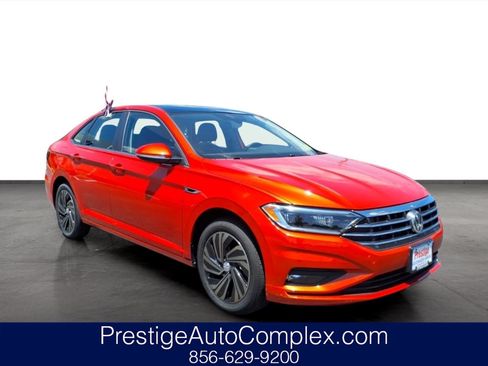 Used 2019 Volkswagen Jetta SEL Premium FWD image 1