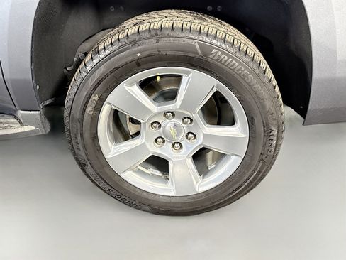 Used 2020 Chevrolet Suburban LT image 35