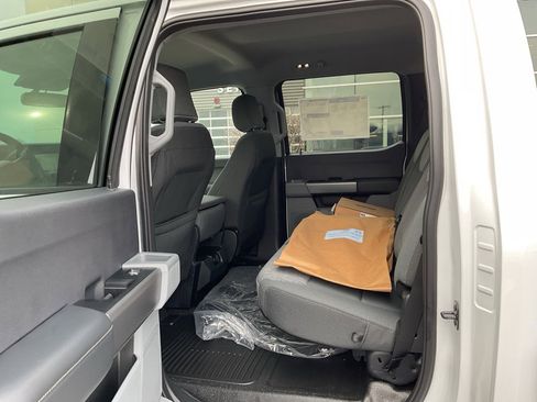 New 2026 Ford F550 4x4 Crew Cab Super Duty w/ XLT Value Package image 9