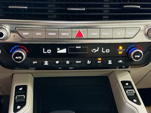 Used 2020 Kia Telluride EX w/ EX Premium Package AWD/4WD image 17